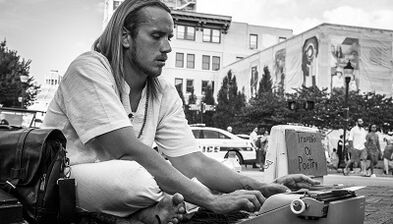 како да си поставите шарм за среќа